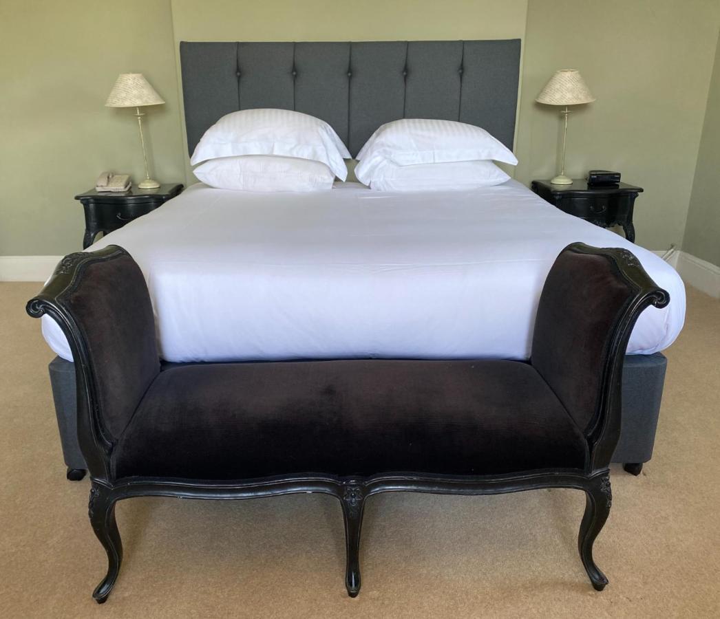 Fernhill Hotel ไลม์รีจิส ภายนอก รูปภาพ