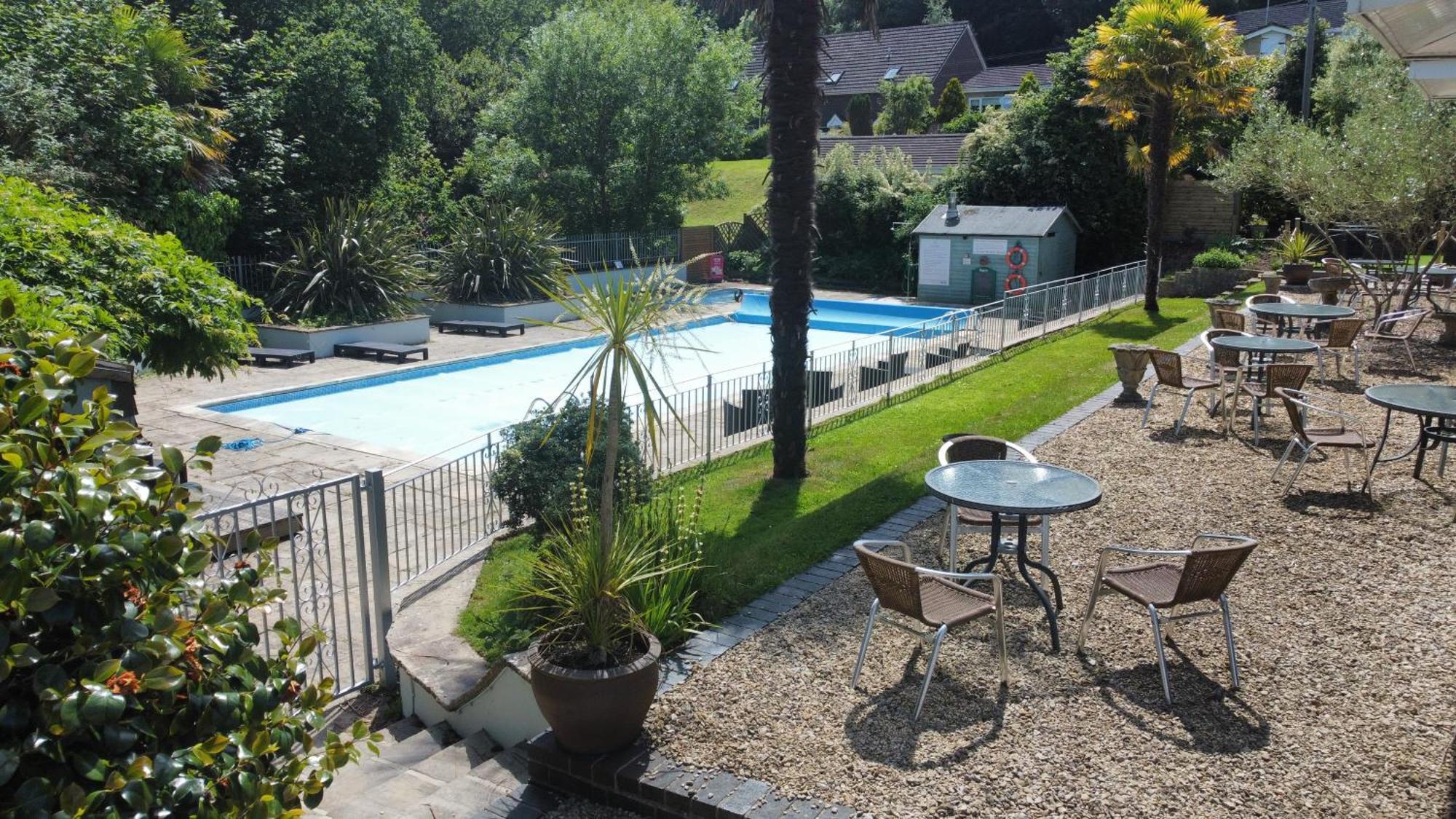 Fernhill Hotel ไลม์รีจิส ภายนอก รูปภาพ