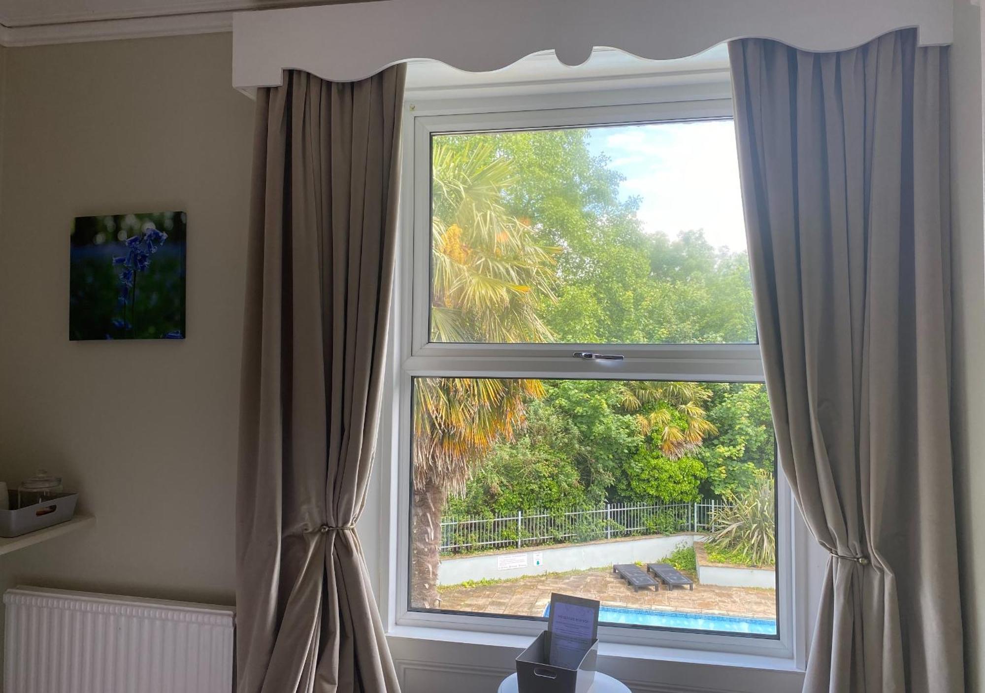 Fernhill Hotel ไลม์รีจิส ภายนอก รูปภาพ